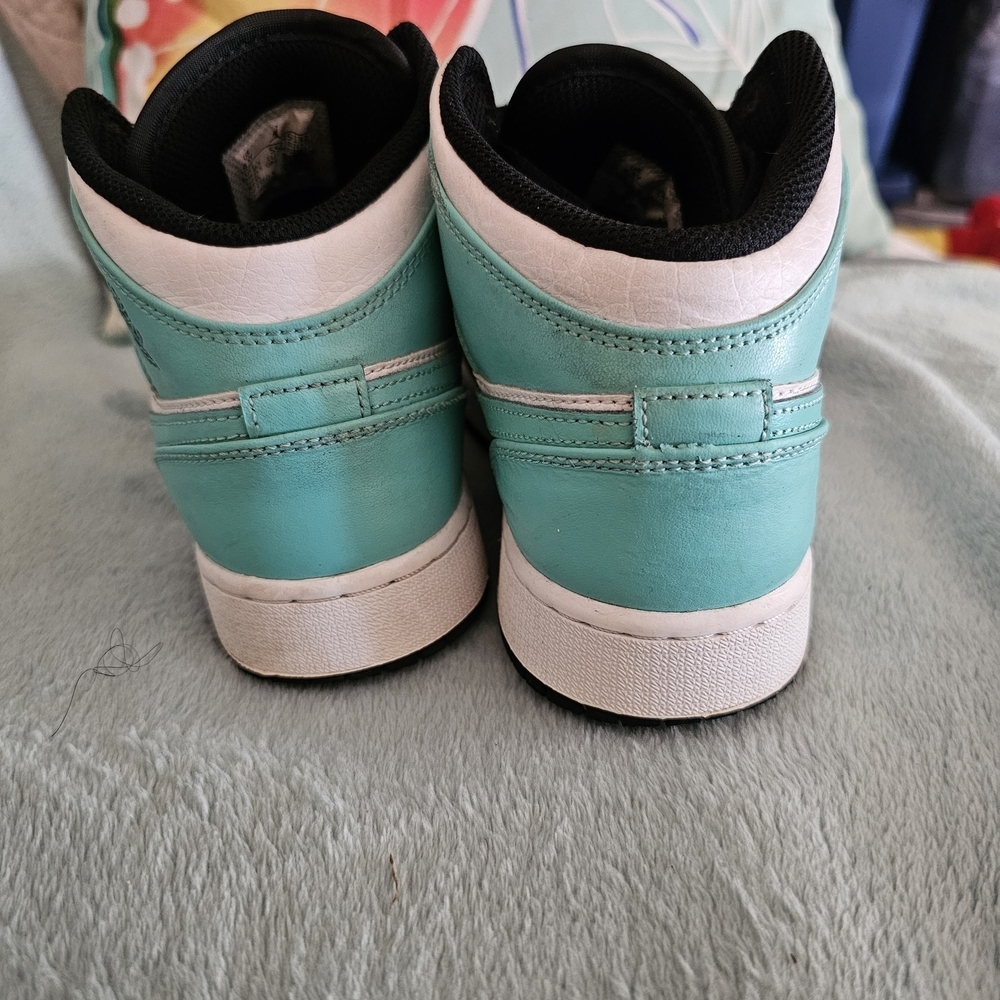 Air Jordan 1 Mid Basketball Shoes In Tropical Twist Youth Size 4.5 - Picture 4 of 14
